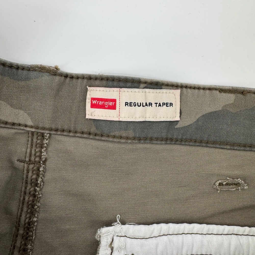 Wrangler Cargo Pants Mens 44x30 Green Camo Five Star Premium Regular Taper NWT - Picture 7 of 12